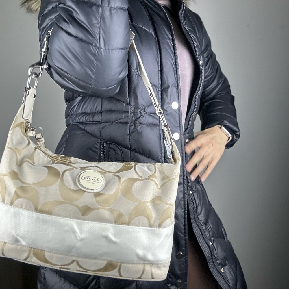 COACH white hand bag